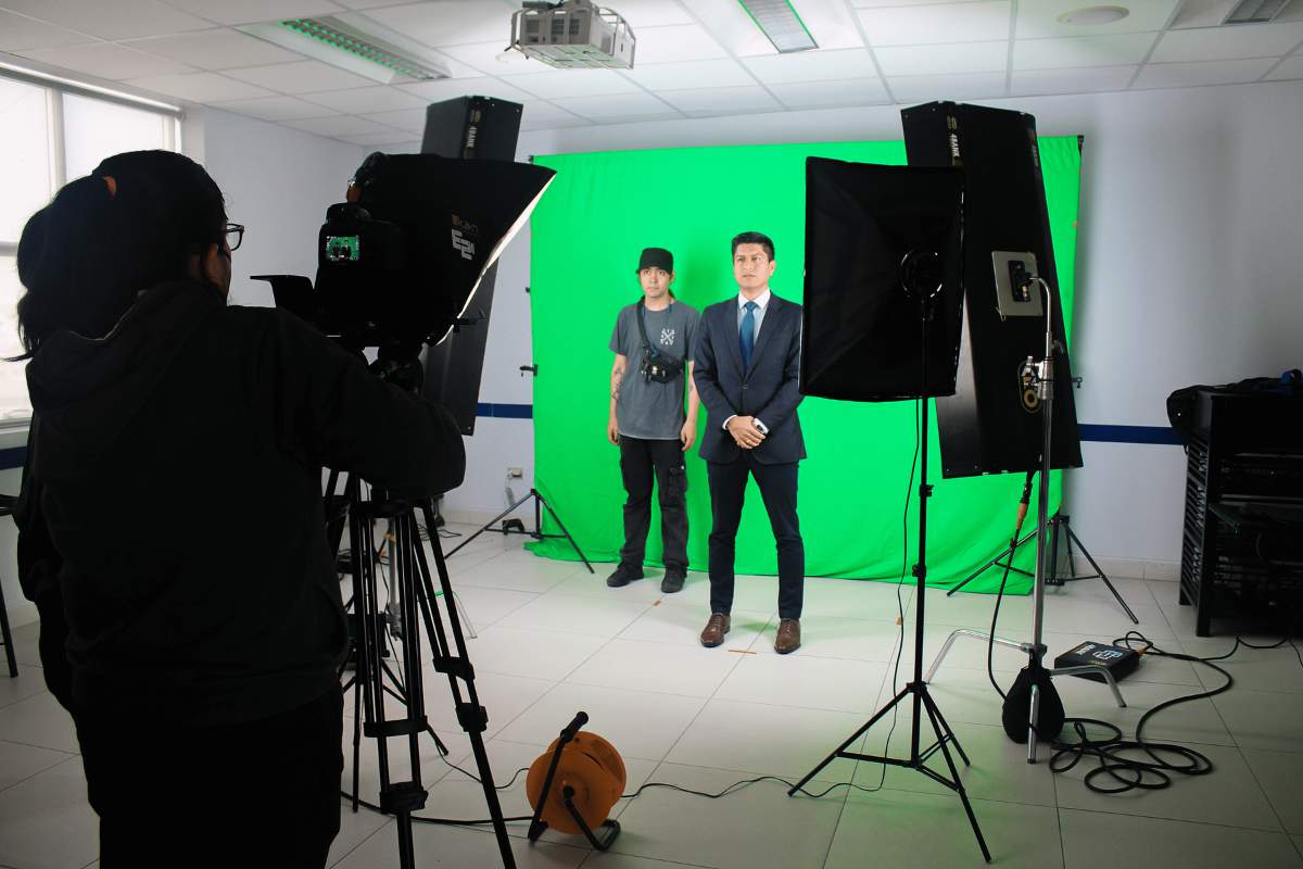 Detrás de escena: Producción de cursos MOOC por la Dirección de Educación Continua de la PUCP.