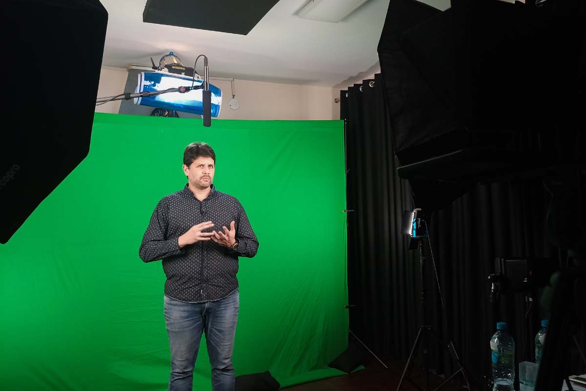 Detrás de escena: Producción de cursos MOOC por la Dirección de Educación Continua de la PUCP.