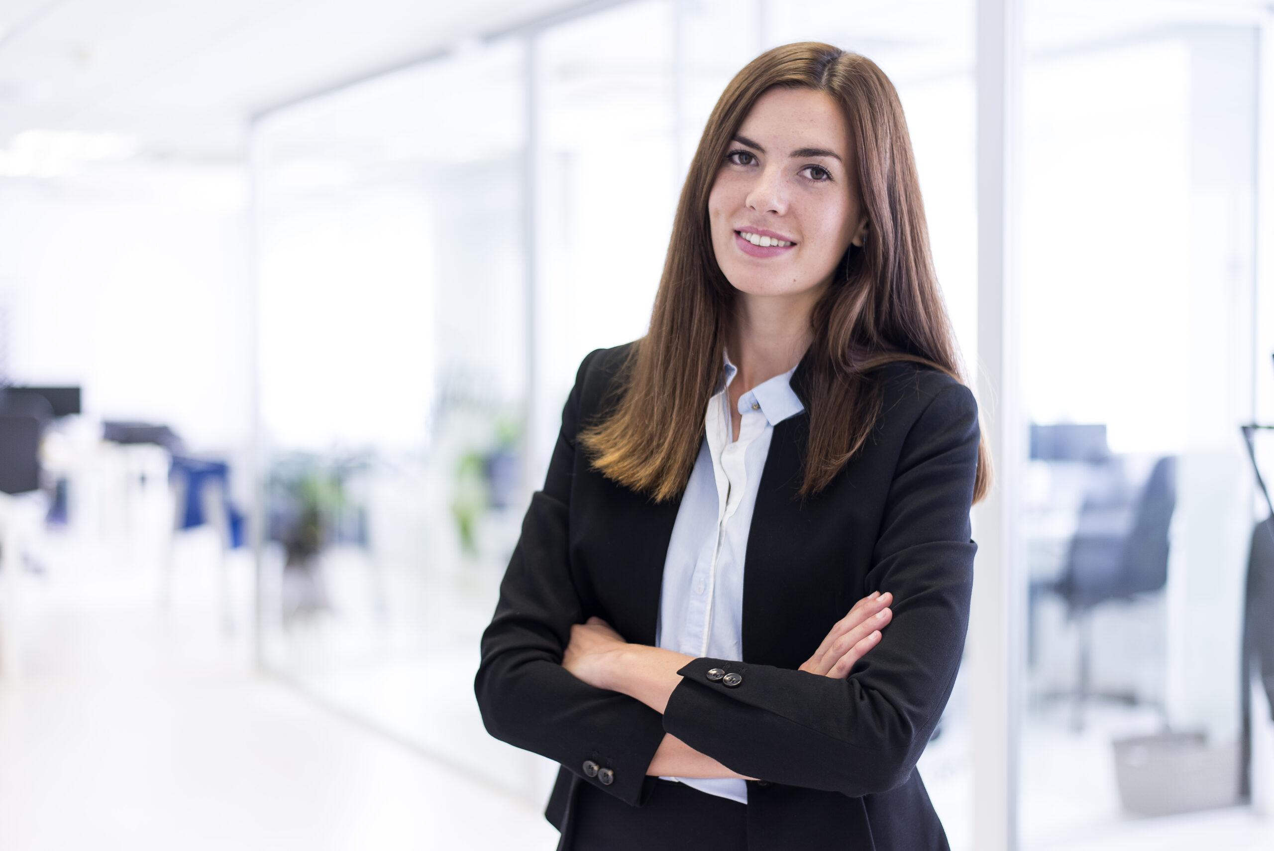 woman-with-crossed-arms