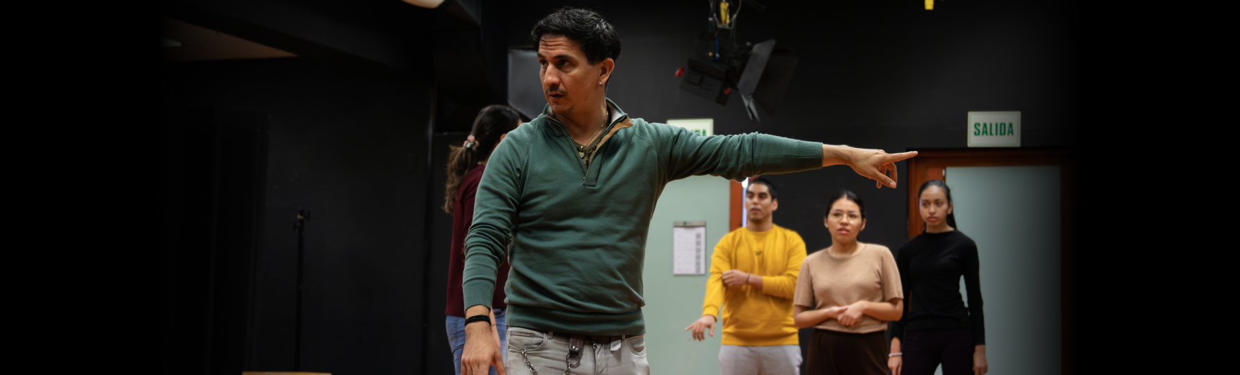 TALLERES ARTES ESCÉNICAS 5.jpg